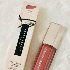 💗NEW NIB Fenty Gloss Bomb Lip Luminizer 02 FUSSY Travel Mini 2ml/0.07 fl. Oz💗
